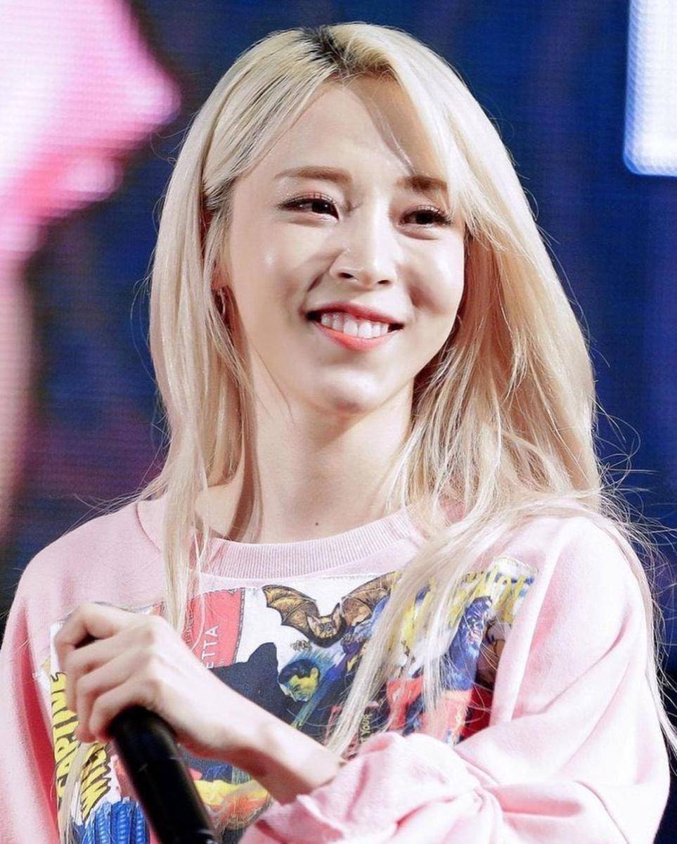 instagram.com/moonbyul.goddess