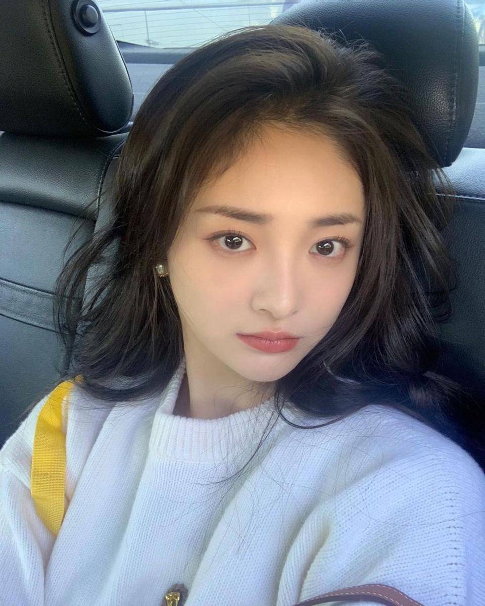 www.instagram.com/zhou_jieqiong1216