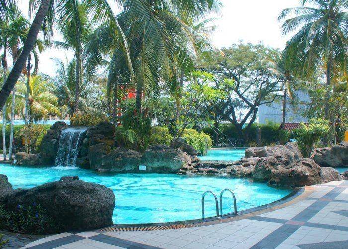 Grand Tropic Suites Hotel
