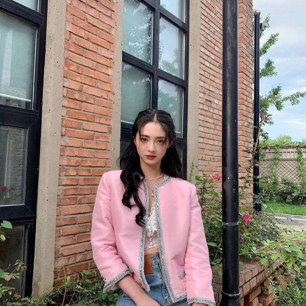 www.instagram.com/zhou_jieqiong1216