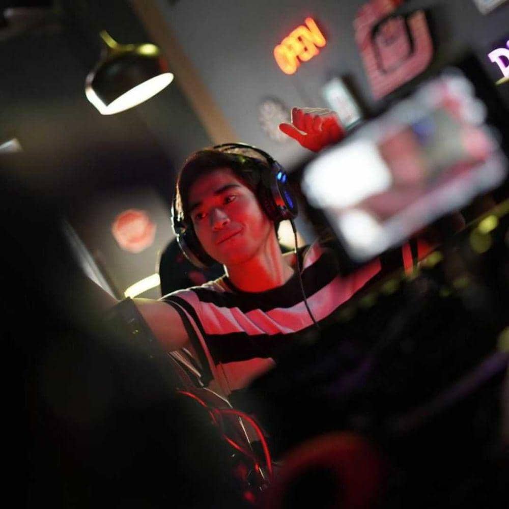 instagram.com/bojvoyej