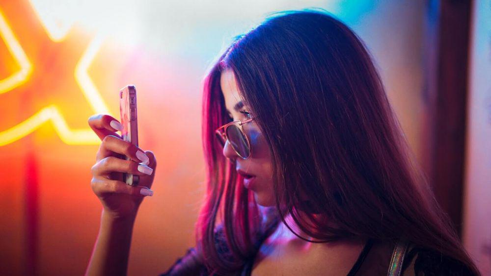 5 Zodiak Ini Jarang Menunjukkan Ekspresi Apa Pun, Sering Disalahpahami