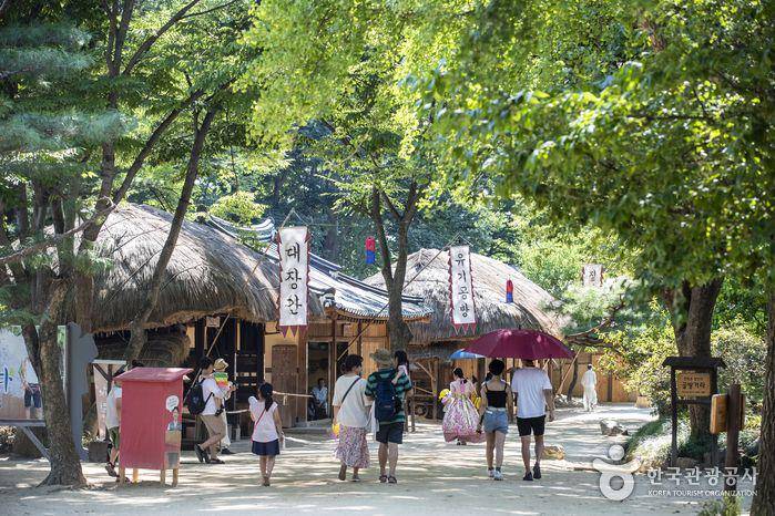 Potret Korean Folk Village (english.visitkorea.or.kr)