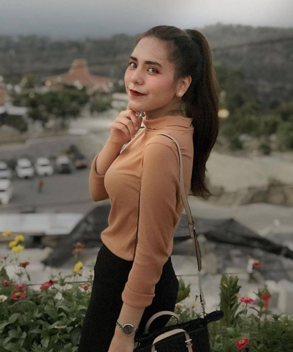 instagram.com/nabilaningtyas