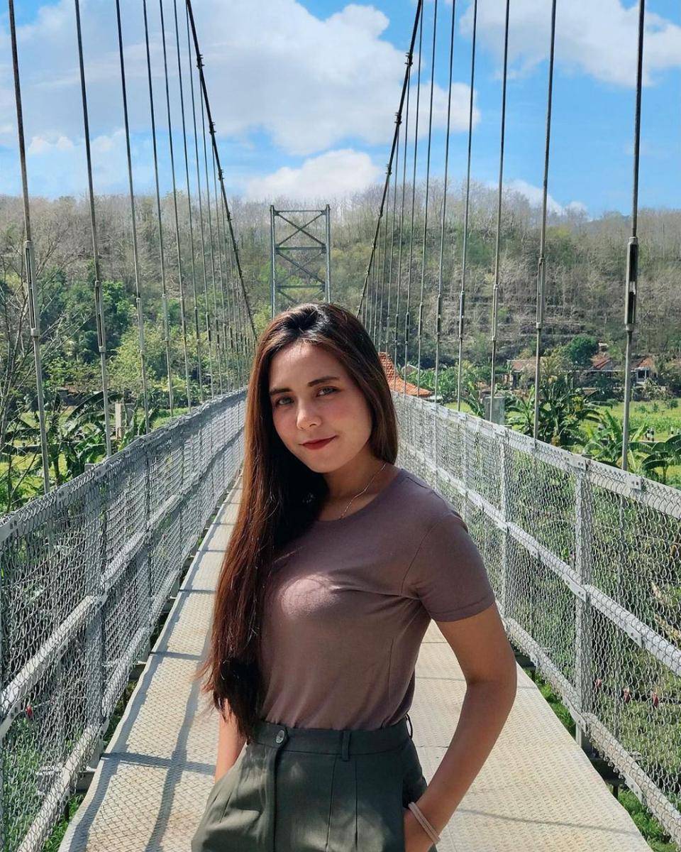instagram.com/nabilaningtyas