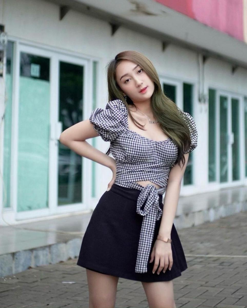 Makin Hits dan Dewasa, 10 Potret Terbaru Sandrina IMB Bak Idola KPop