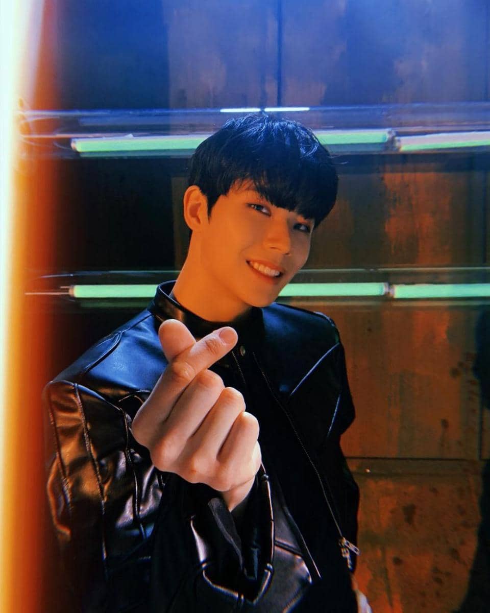 instagram.com/official.ghost9