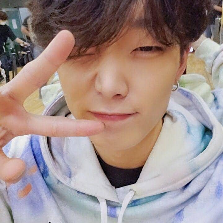 twitter.com/YG_iKONIC