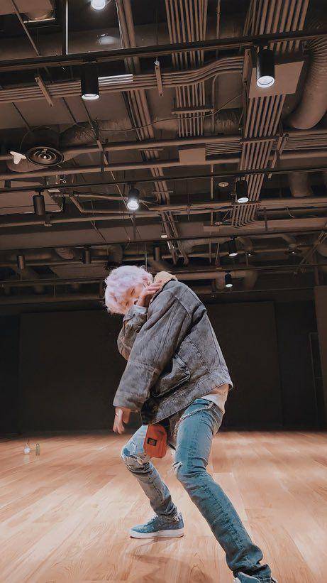 Bobby iKON (instagram.com/bobbyindaeyo)
