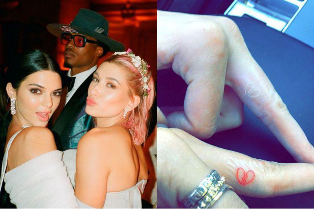 Kompak Banget, 7 Seleb Ini Memiliki Tato Kembaran dengan Sahabat