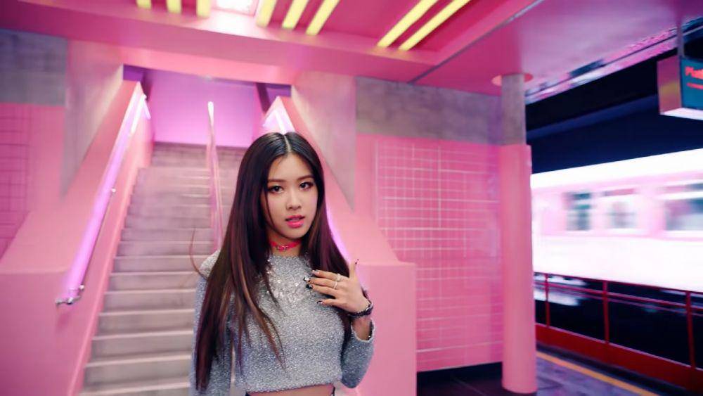 youtube.com/BLACKPINK