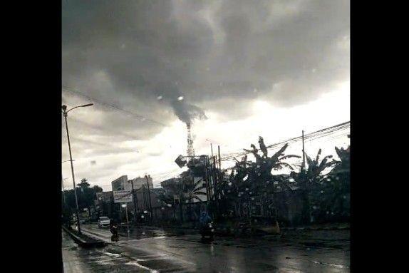 Viral Video Angin Puting Beliung Gegerkan Warga Cibinong, Bogor