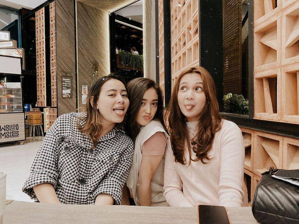 instagram.com/deaaannisa