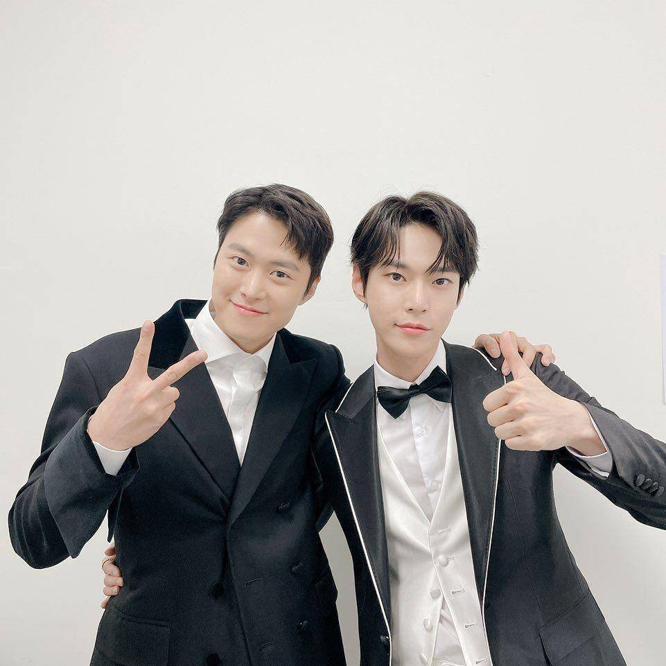 Gong Myung dan Doyoung (instagram.com/0myoung_0526)