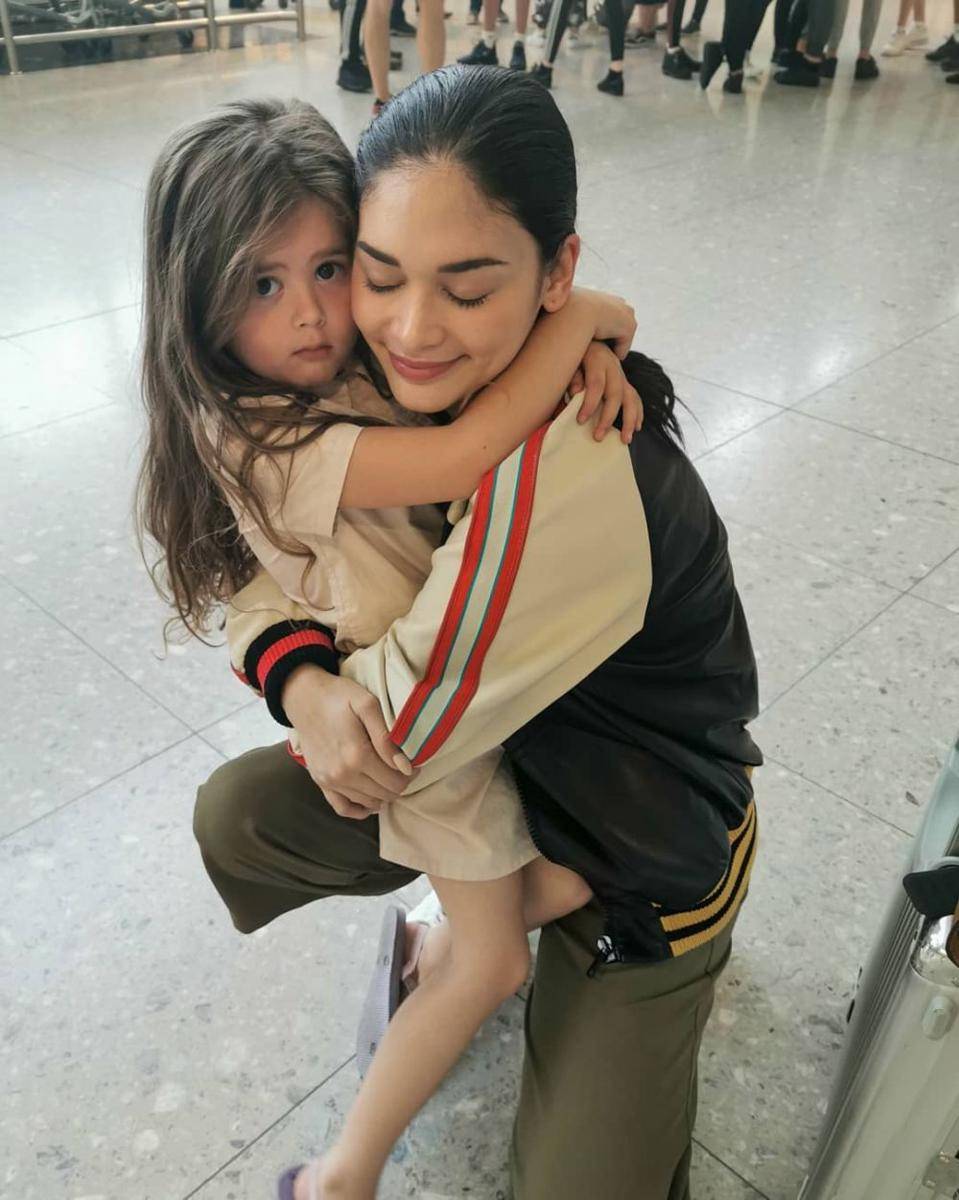 potret Pia Wurtzbach bersama keponakan (instagram.com/piawurtzbach)