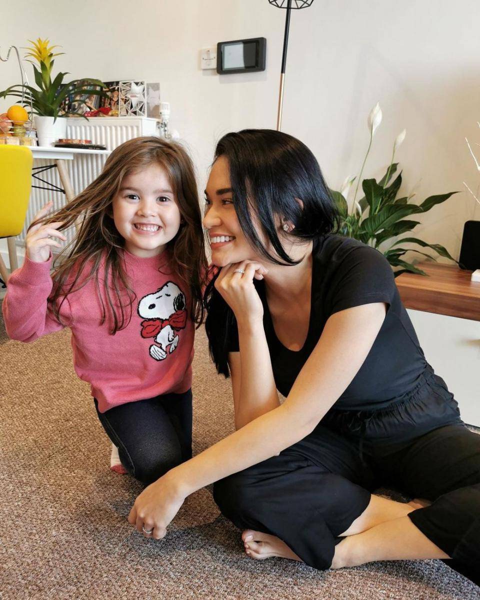 potret Pia Wurtzbach bersama keponakan (instagram.com/piawurtzbach)