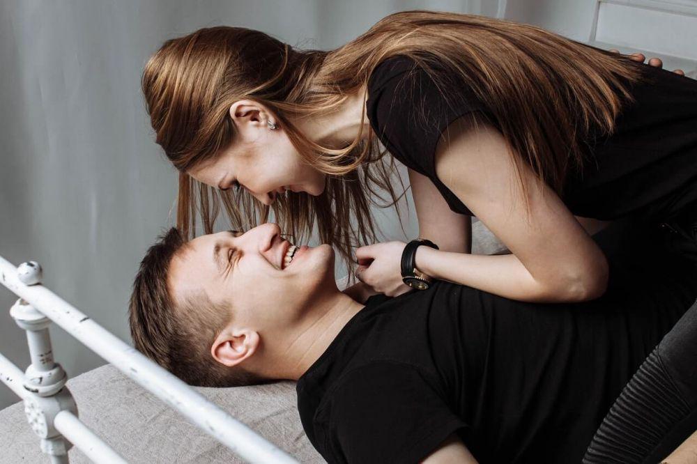 Apa Itu Physical Touch? Ini Pengertian dan Contohnya