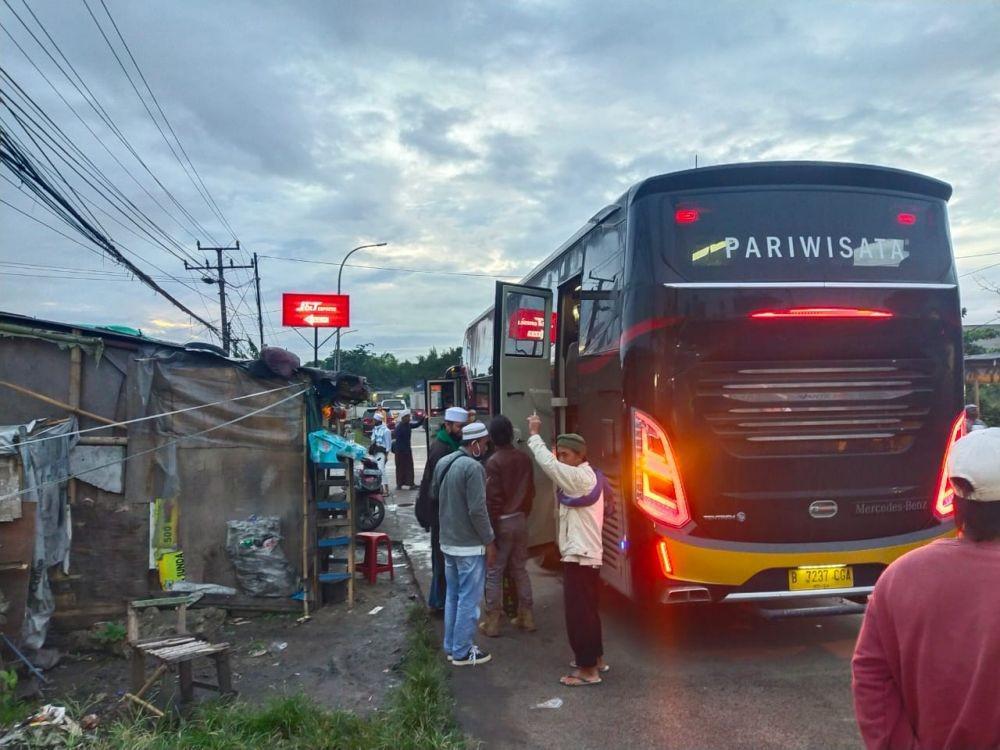 Massa Demo 1812 Diminta Polisi Putar Arah di Perbatasan Banten