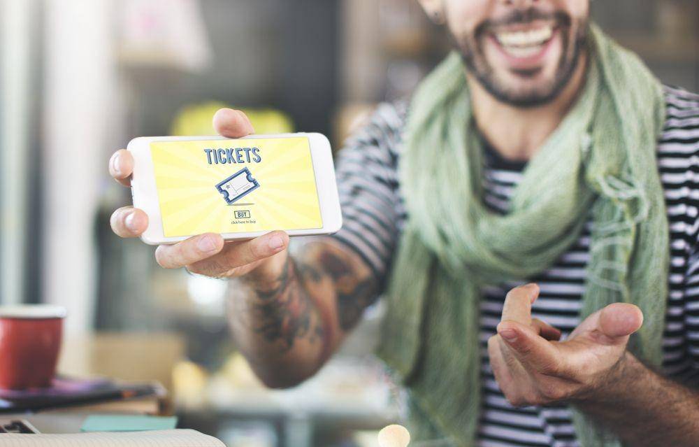 Beli tiket online (Shutterstock/Rawpixel.com)