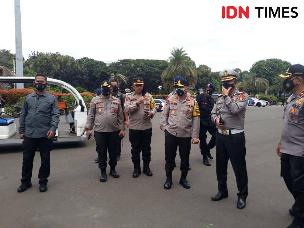 Kapolda Metro Jaya Irjen Pol Fadil Imran meninjau pengamanan aksi 1812 (IDN Times/Fitang Budhi Adhitia)