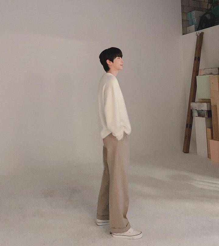 Hwang In Yeop (instagram.com/hi_high_hiy)