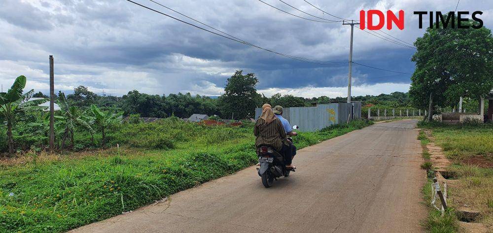 Salah satu titik lokasi melihat Braja di Kelurahan Pasir Putih, Kecamatan Sawangan. (IDNTimes/Dicky)