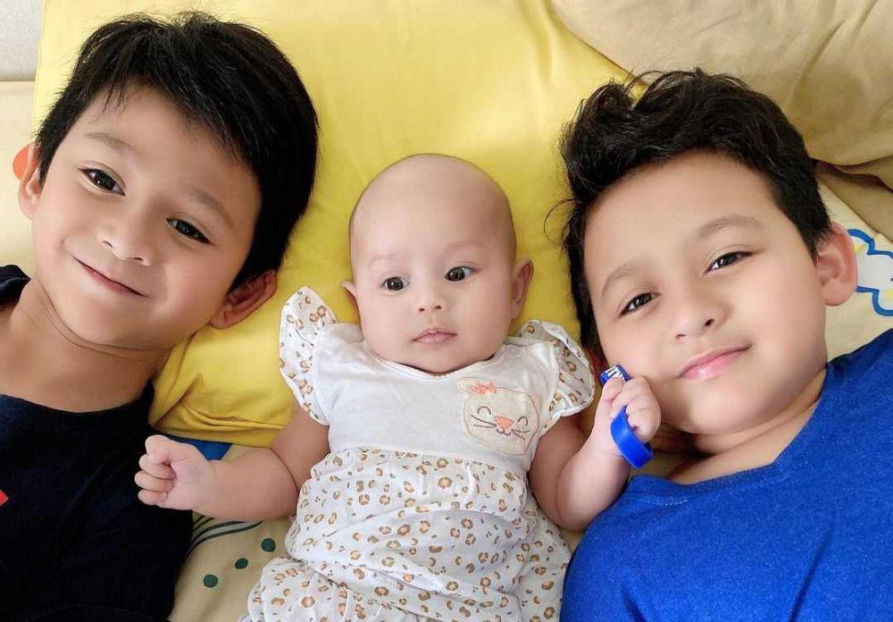 Gemas Banget, Ini 10 Potret Kompak Ketiga Anak Kesayangan Bedu