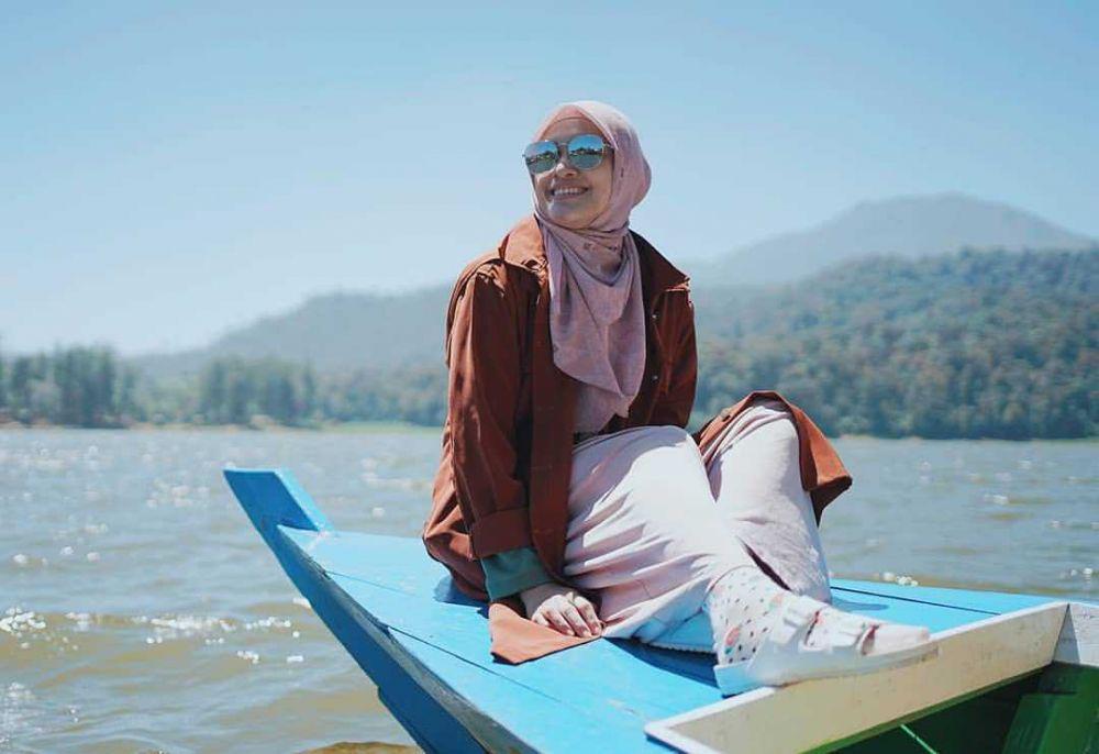 10 Pesona Ratu Anandita, Istri Mario Irwinsyah yang Manis Abis