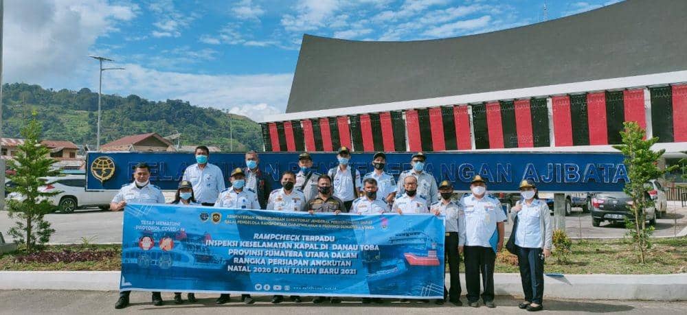 Dirjen Hub Uji Kelayakan Kapal Wisata di Danau Toba (Dok. IDN Times)