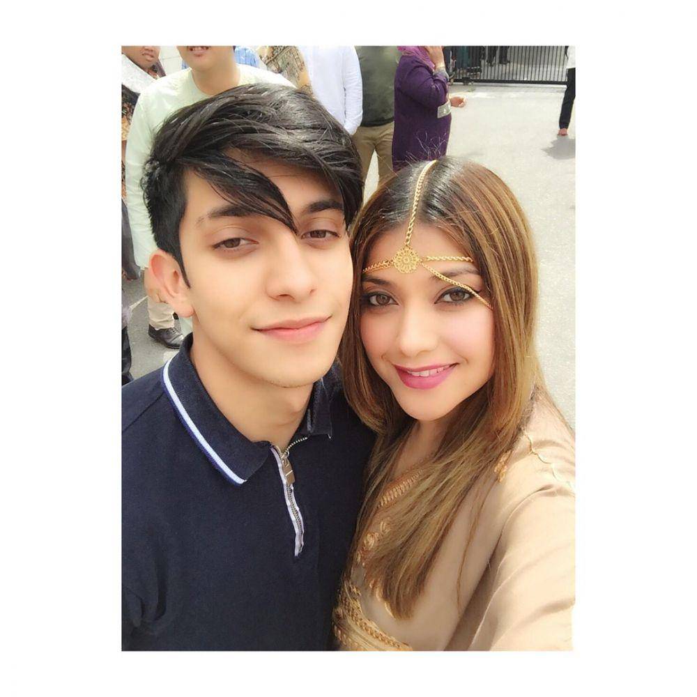 instagram.com/sazarita