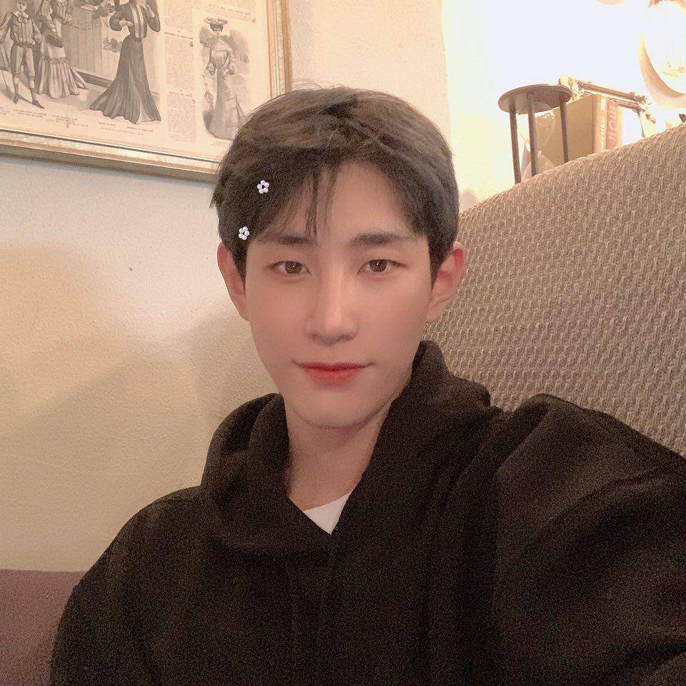 instagram.com/lou.vav