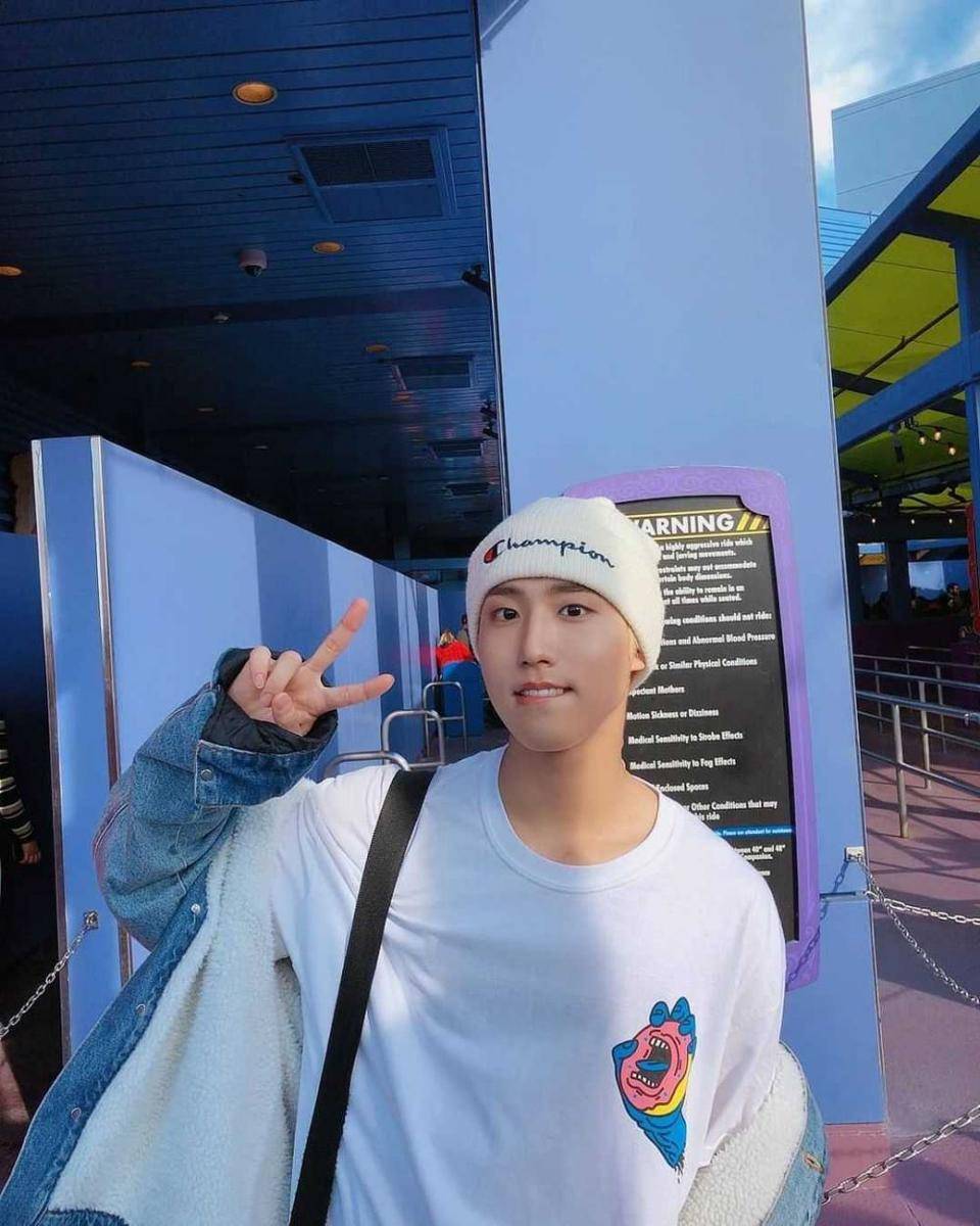 instagram.com/realstraykids