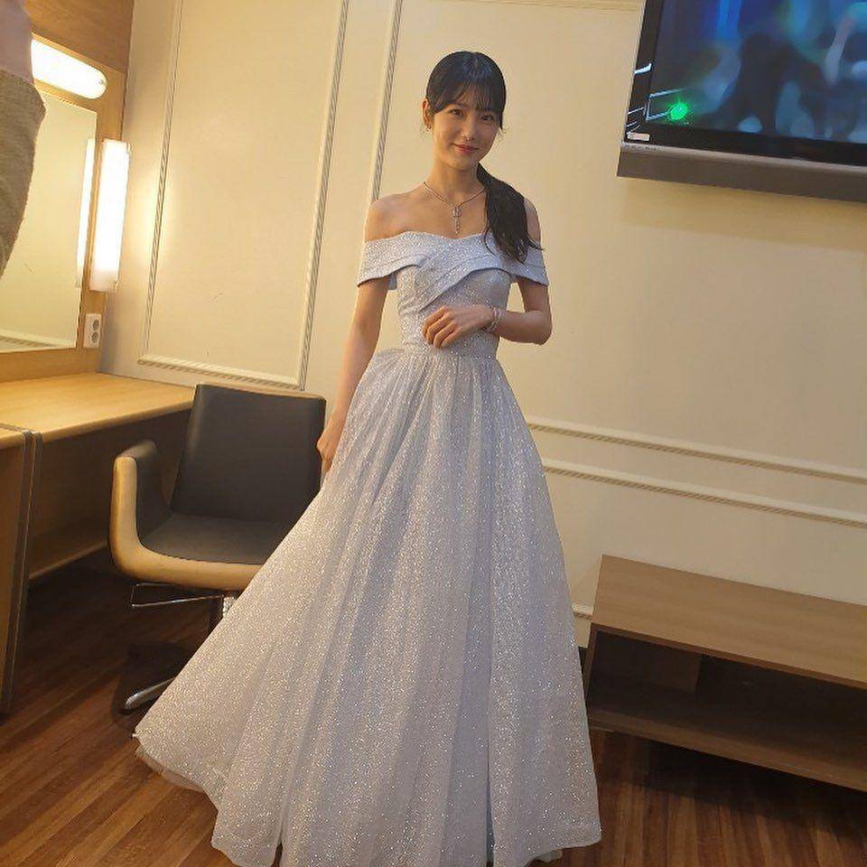 Instagram.com/__shinyeeun