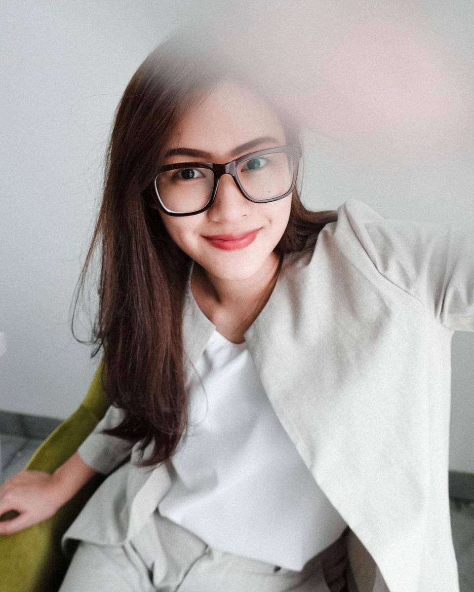 instagram.com/twindyrarasati