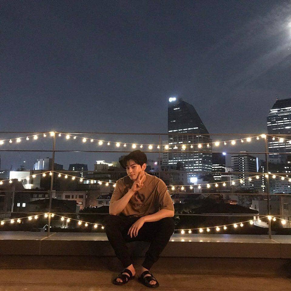 Cha Eun Woo (instagram.com/eunwo.o_c)