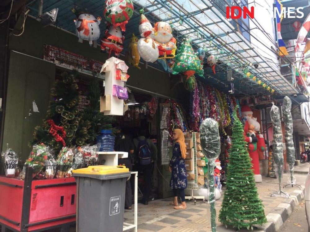 Pandemik, Omzet Penjualan Pernak-Pernik Natal Turun 30 Persen