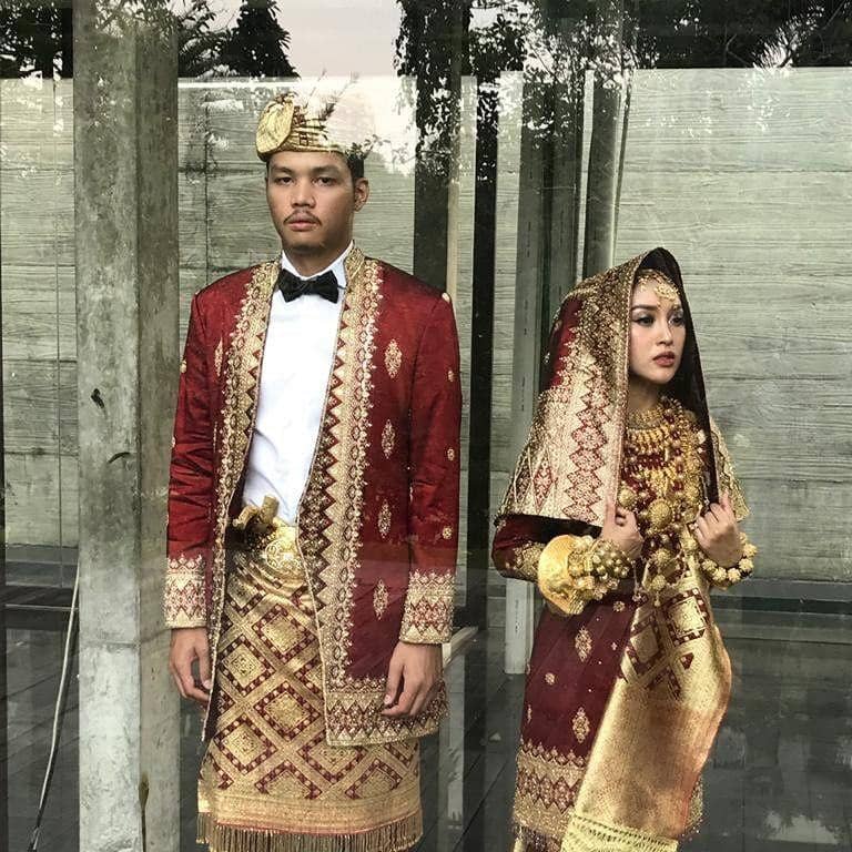 Instagram.com/ellykasim.ek