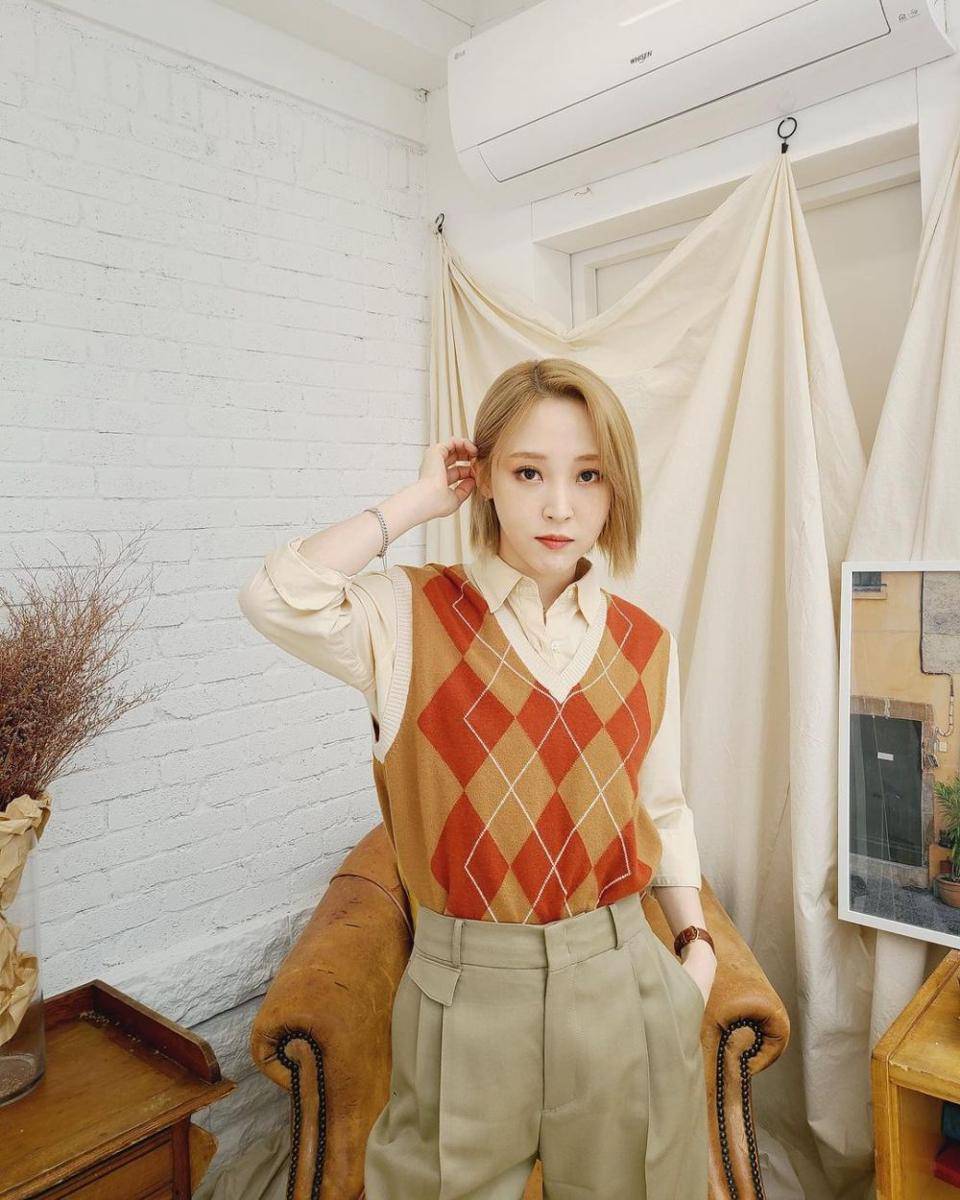 instagram.com/mo_onbyul