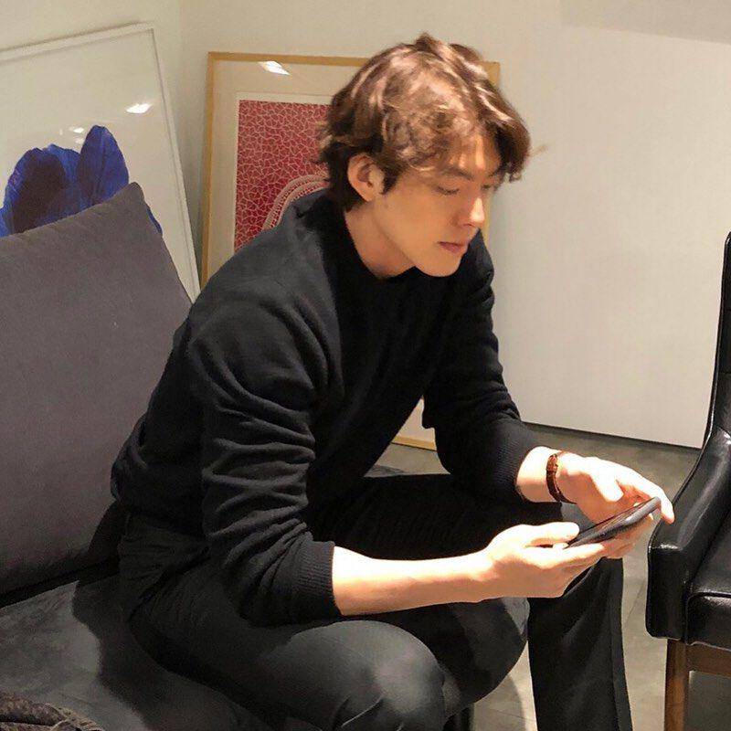 instagram.com/____kimwoobin