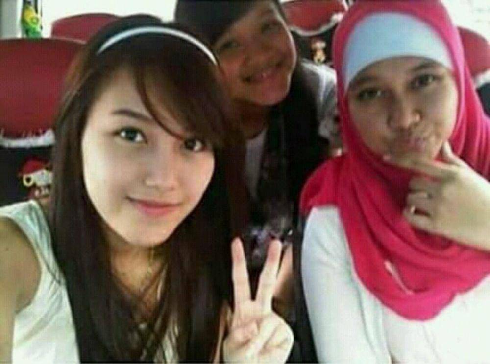 instagram.com/ayu_ting_ting04