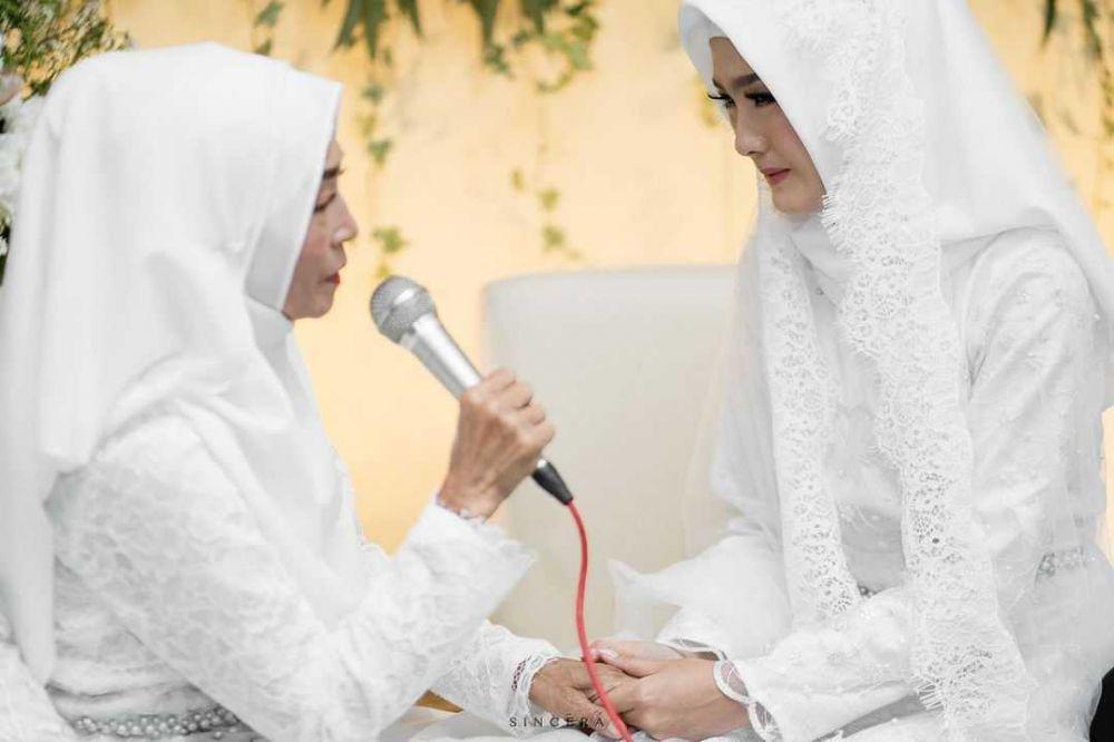 Jarang Disorot, 9 Potret Kebersamaan Ana Riana dan Sang Mama