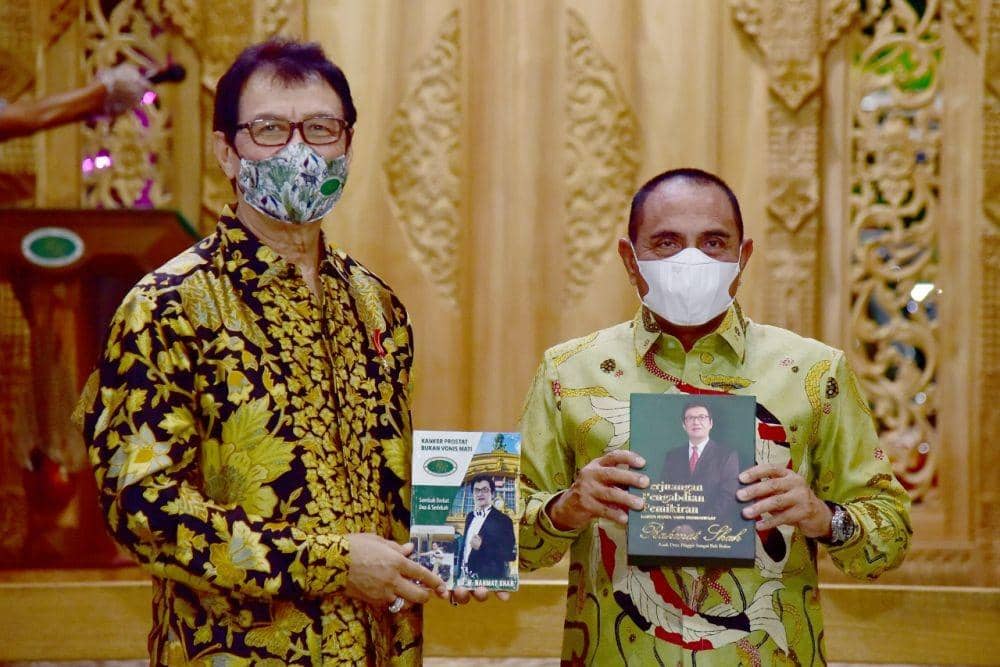 Gubernur Sumut, Edy Rahmayadi saat peluncuran buku ke-2 bersama Rahmat Shah (Dok.Istimewa)