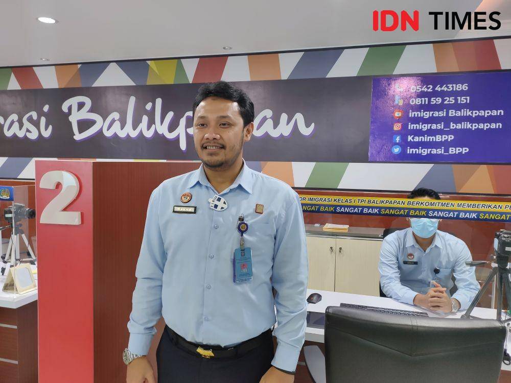 Kepala Kantor Imigrasi Kelas I TPI Balikpapan, Rakha Sukma/ (IDN Times/Hilmansyah)