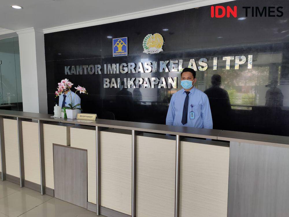 Selama pandemi Covid-19 Kantor Imigrasi Kelas I TPI Balikpapan fokus pencegahan, Selasa (22/12/2020)/(IDN Times/Hilmansyah)