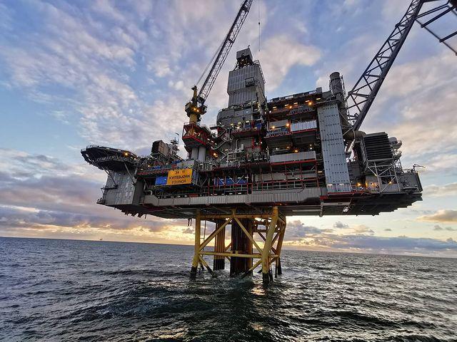 Pengeboran minyak lepas pantai Norwegia. instagram.com/matsrbjorneset/