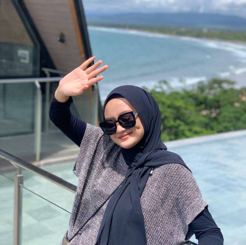 instagram.com/reynafakhira