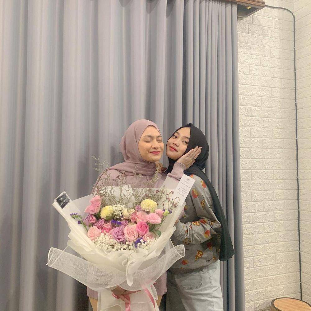 instagram.com/putridelinaa