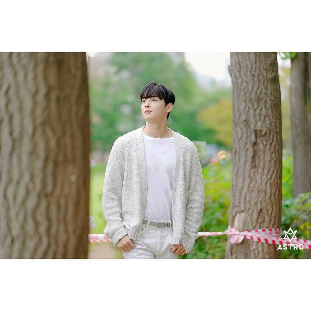 instagram.com/eunwo_o.s