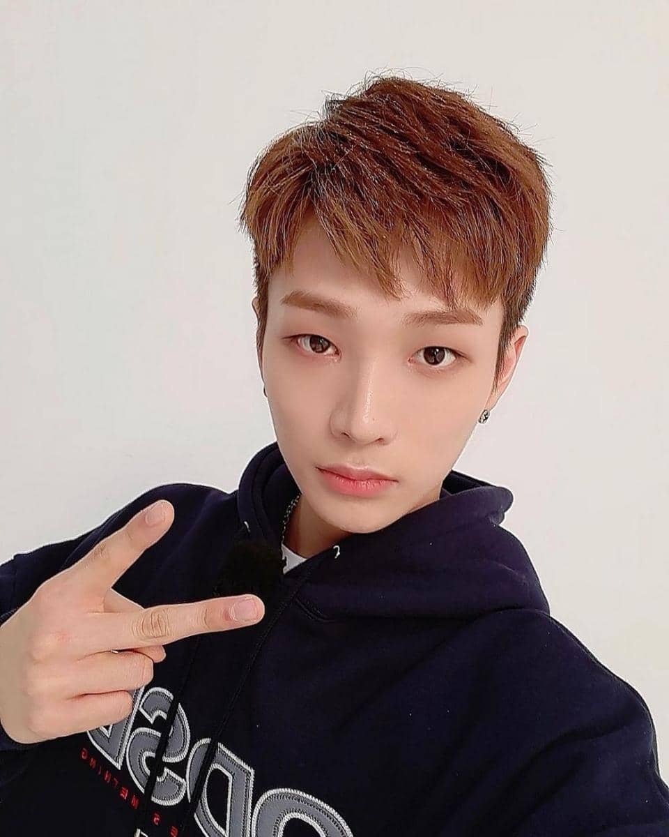 instagram.com/official.ghost9