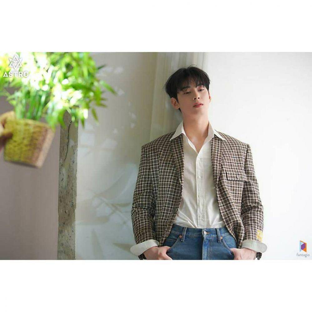 instagram.com/eunwo_o.s